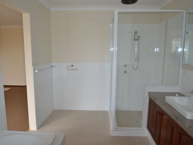 9 Barr Road, Carey Park WA 6230