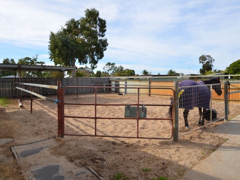 9 Barr Road, Carey Park WA 6230