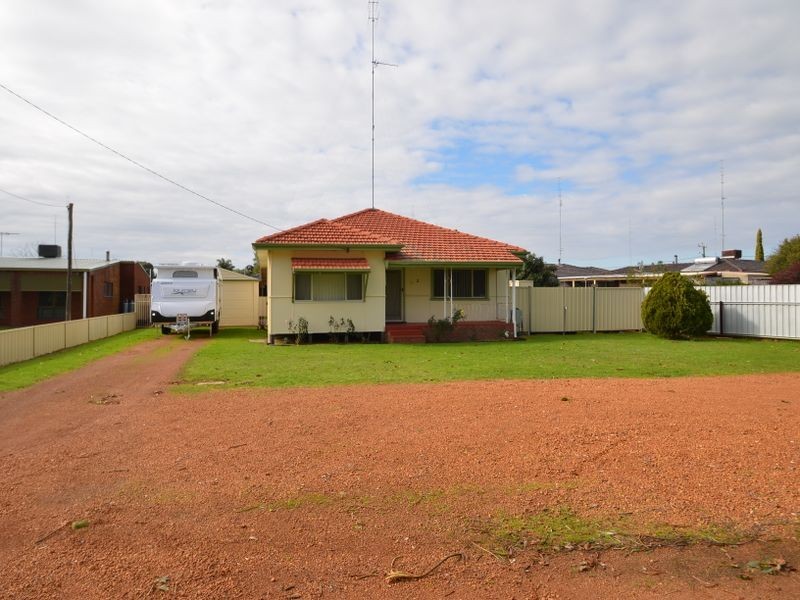 2 Fourth Street, Harvey WA 6220