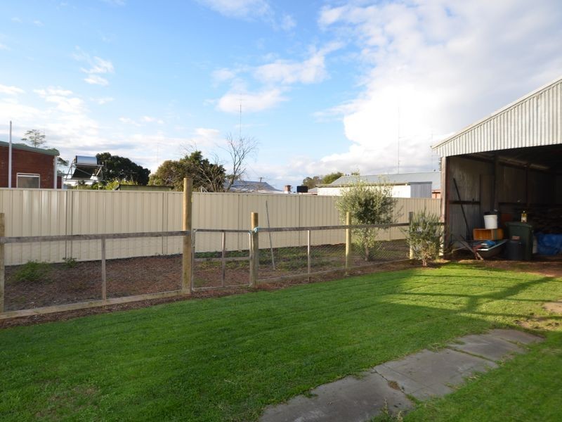 2 Fourth Street, Harvey WA 6220