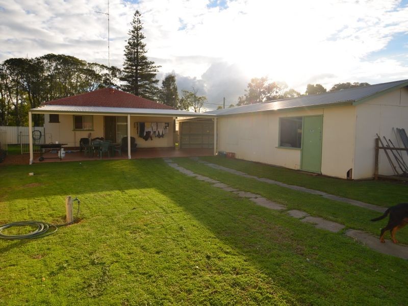 2 Fourth Street, Harvey WA 6220