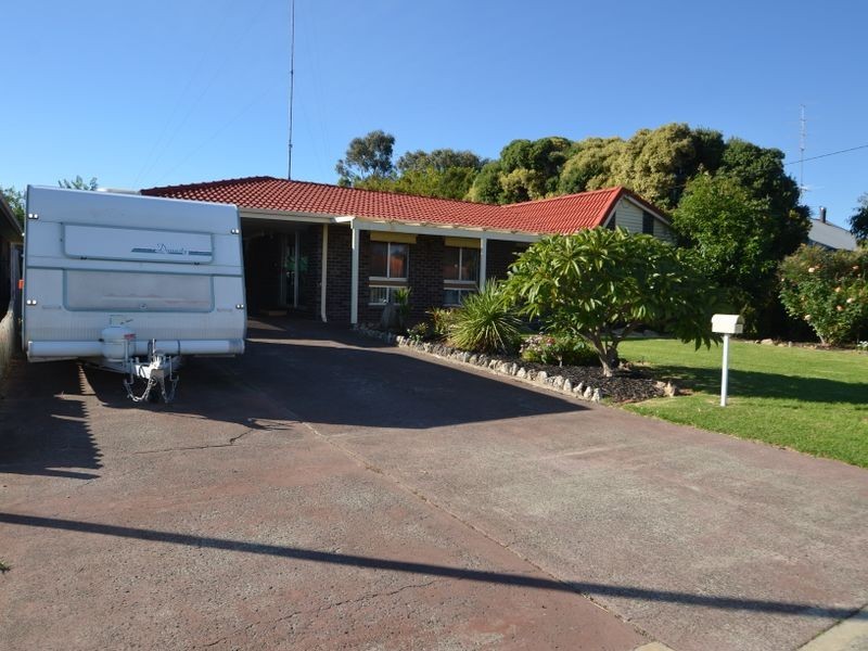 52 Third Street, Harvey WA 6220