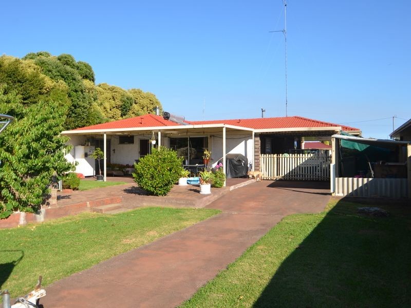 52 Third Street, Harvey WA 6220