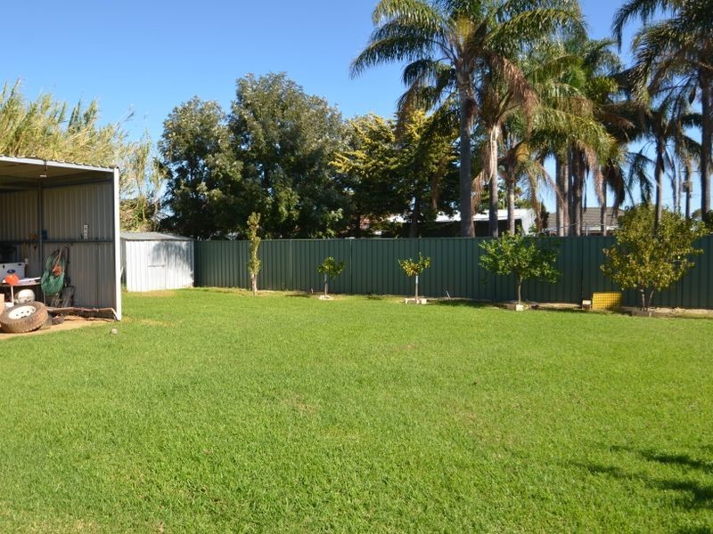 4 Merriedale Crescent, Harvey WA 6220