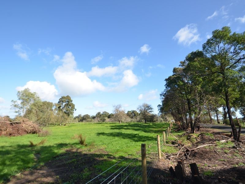 200 Thompson Road, Cookernup WA 6220