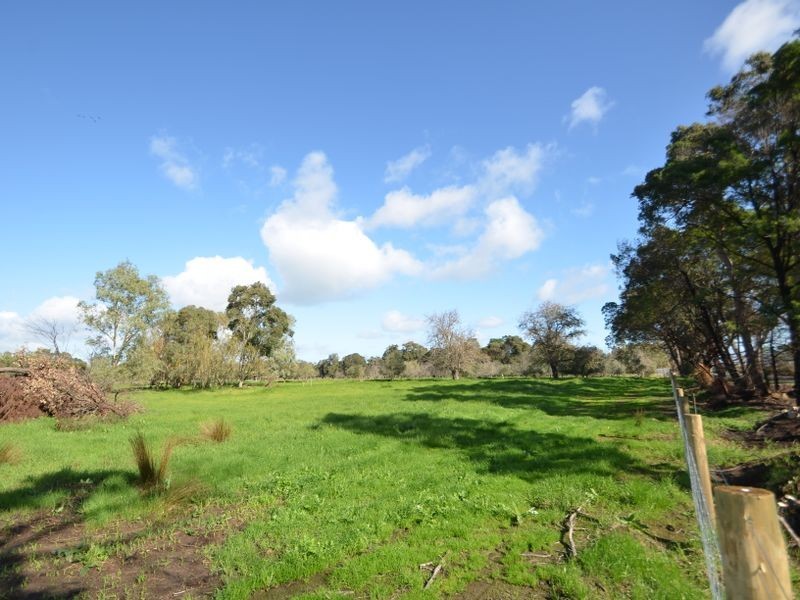 200 Thompson Road, Cookernup WA 6220