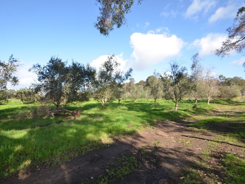 200 Thompson Road, Cookernup WA 6220
