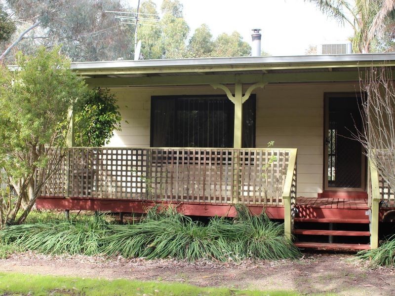 137 Hackett Street, Cookernup WA 6220