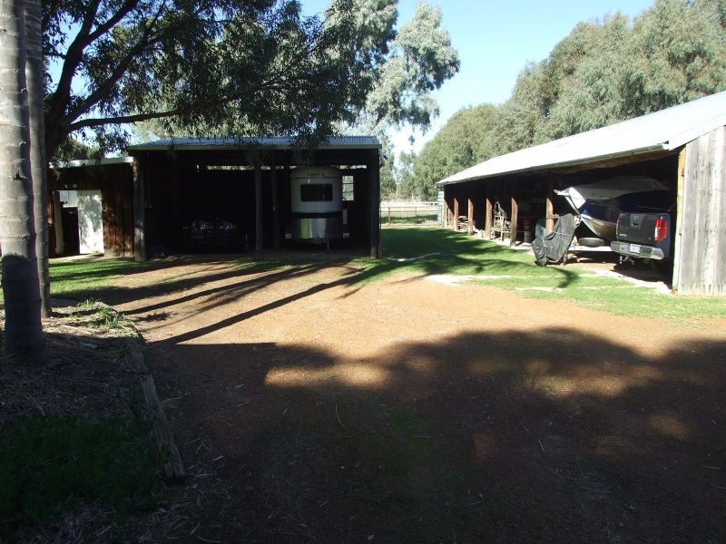 137 Hackett Street, Cookernup WA 6220