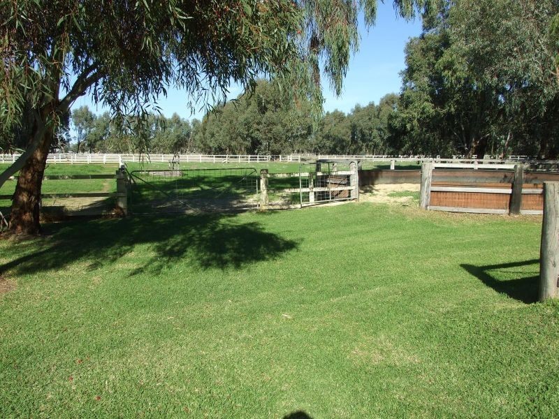 137 Hackett Street, Cookernup WA 6220