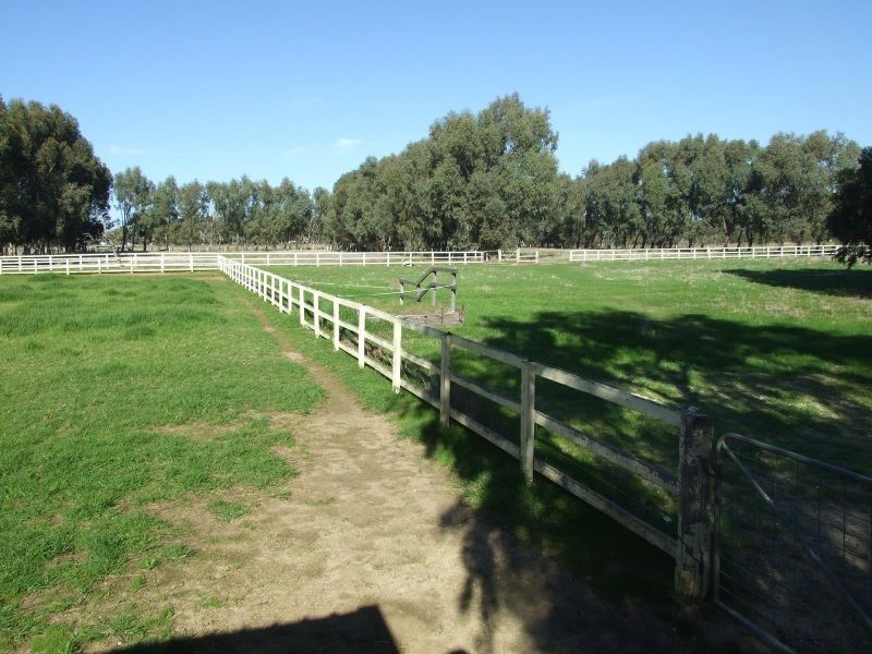 137 Hackett Street, Cookernup WA 6220