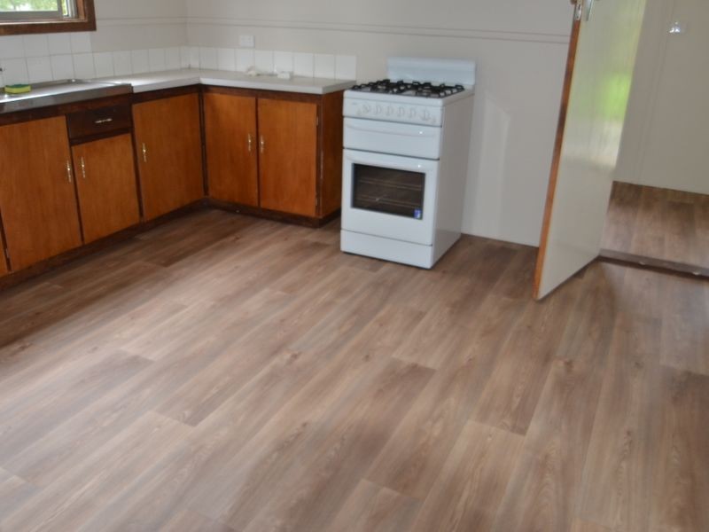 6 Fourth Street, Harvey WA 6220