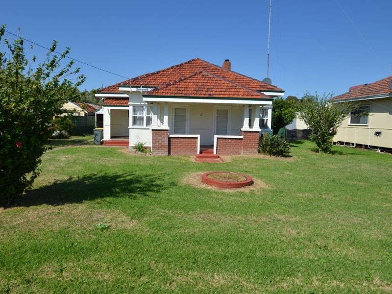 15 Roy Street, Harvey WA 6220