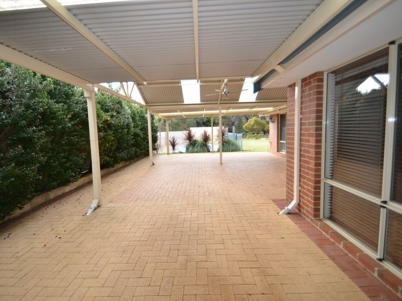 4 Jefferies Way, Harvey WA 6220