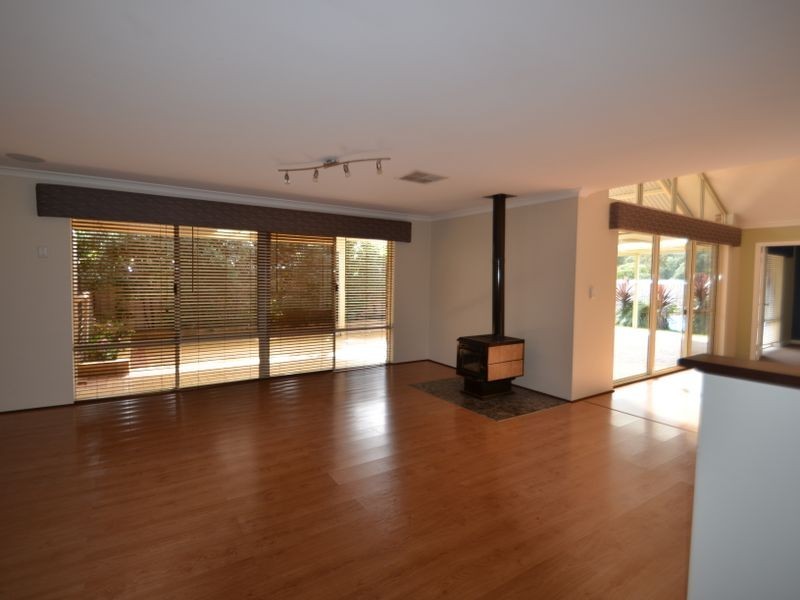 4 Jefferies Way, Harvey WA 6220