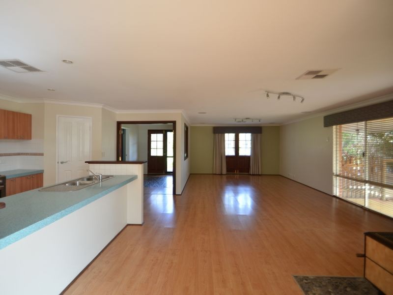 4 Jefferies Way, Harvey WA 6220