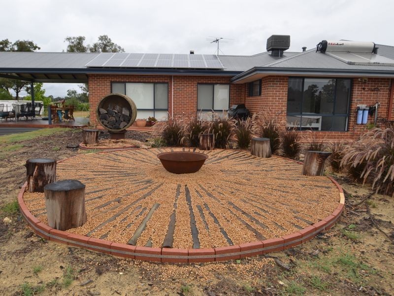 244 Tenth Street, Harvey WA 6220