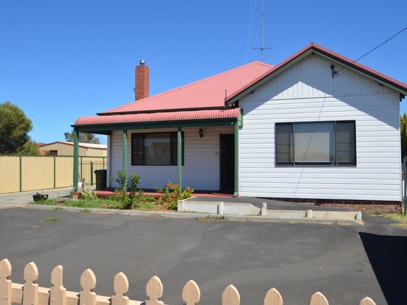 3 third Street, Harvey WA 6220