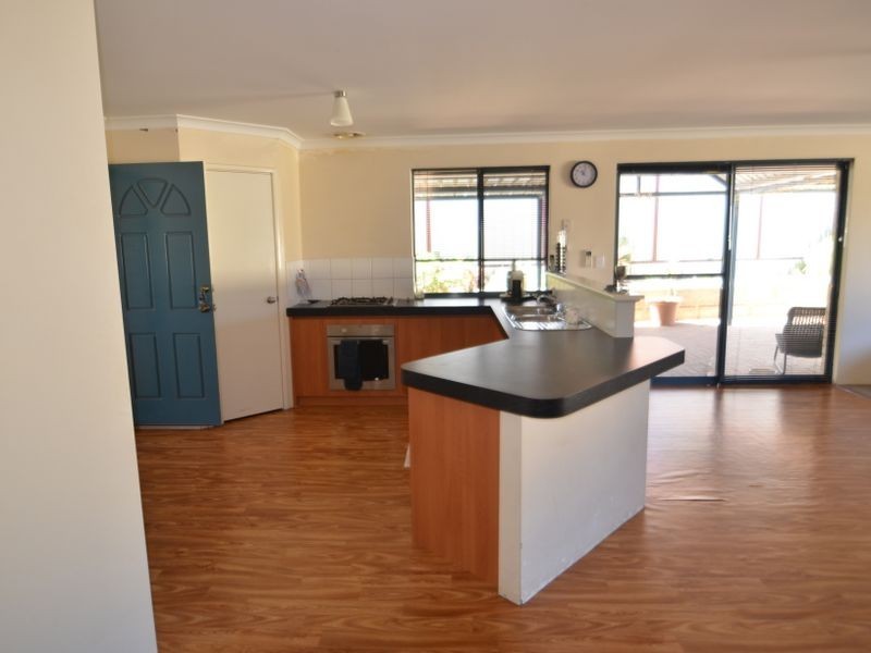 8 Butcherbird Road, Harvey WA 6220