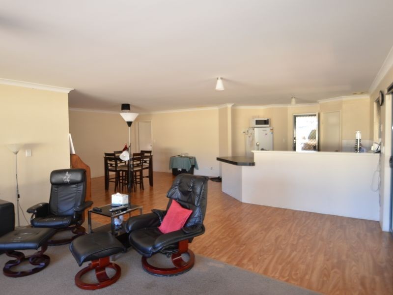 8 Butcherbird Road, Harvey WA 6220