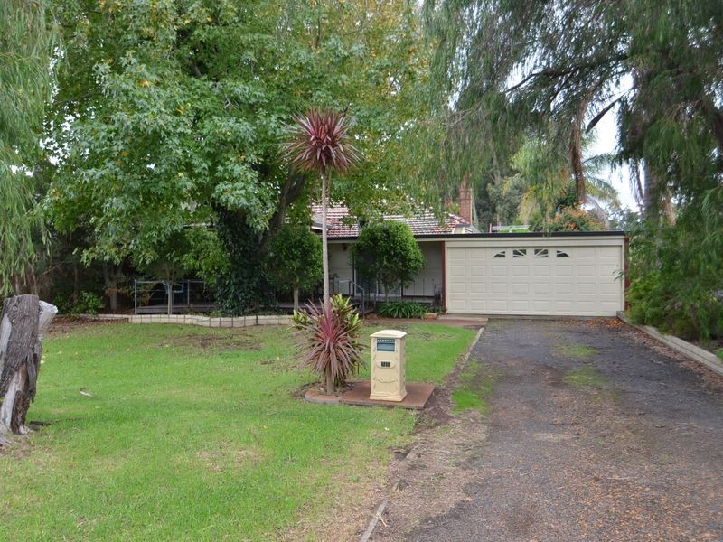 11 Merriedale Crescent, Harvey WA 6220