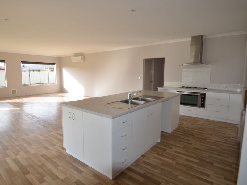 102 Herbert Road, Harvey WA 6220