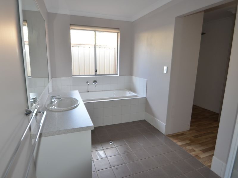 102 Herbert Road, Harvey WA 6220