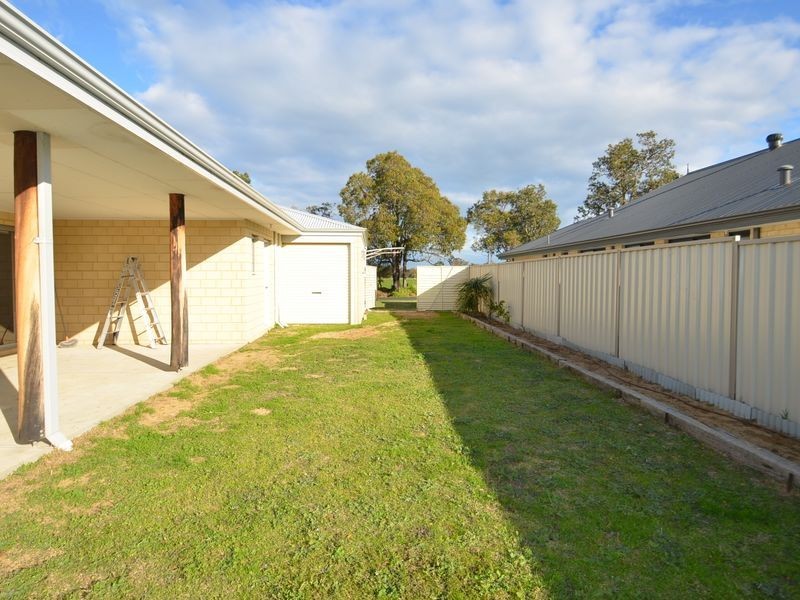 102 Herbert Road, Harvey WA 6220