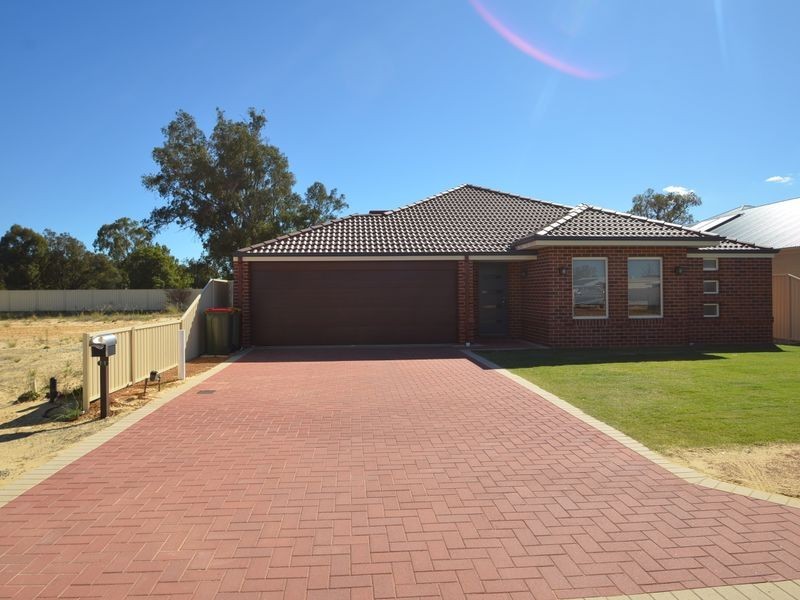 11 Raneri Avenue, Harvey WA 6220