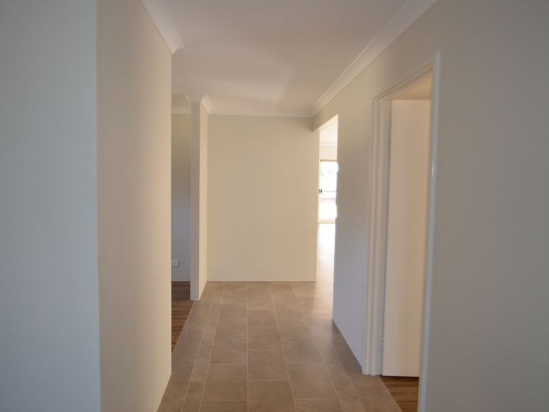 11 Raneri Avenue, Harvey WA 6220