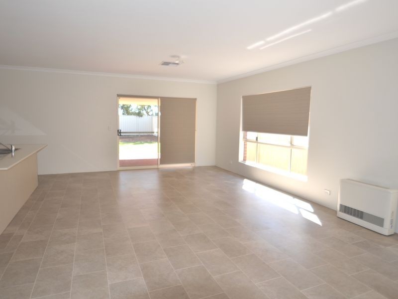 11 Raneri Avenue, Harvey WA 6220