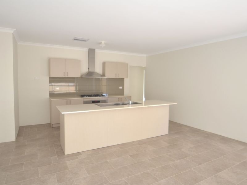 11 Raneri Avenue, Harvey WA 6220