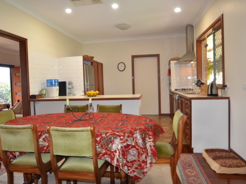 19 Merriedale Crescent, Harvey WA 6220