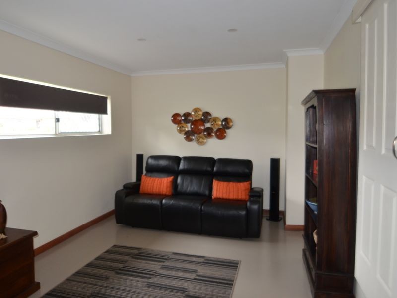 19 Merriedale Crescent, Harvey WA 6220