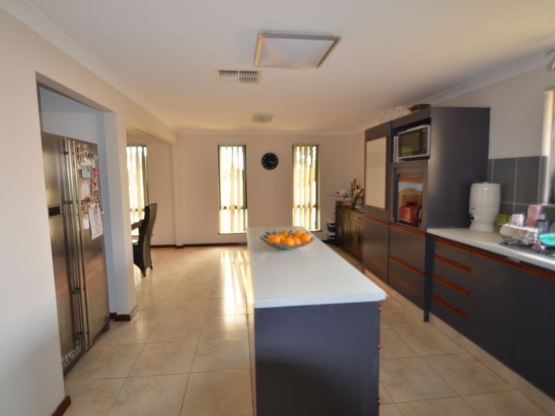 7 Hinge Road, Harvey WA 6220