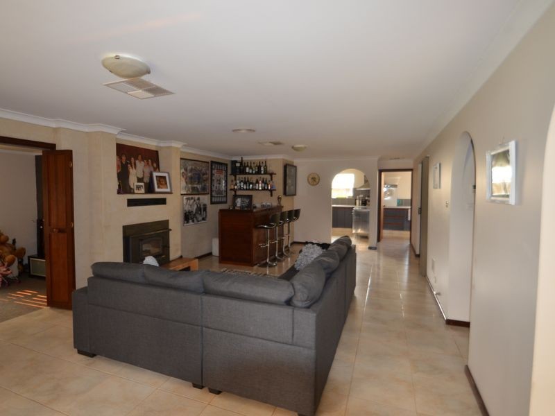 7 Hinge Road, Harvey WA 6220