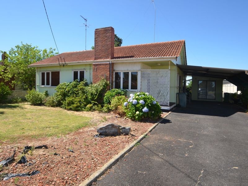 4 Roy Street, Harvey WA 6220