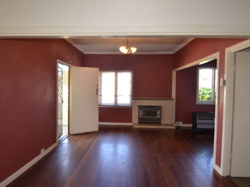 4 Roy Street, Harvey WA 6220