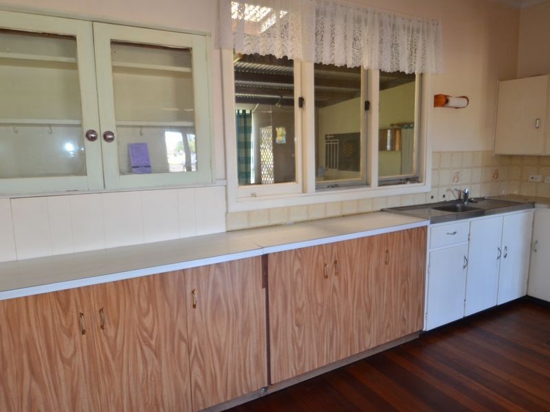 4 Roy Street, Harvey WA 6220