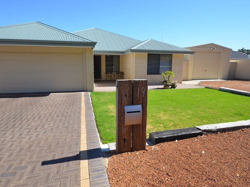 19 Butcherbird Road, Harvey WA 6220