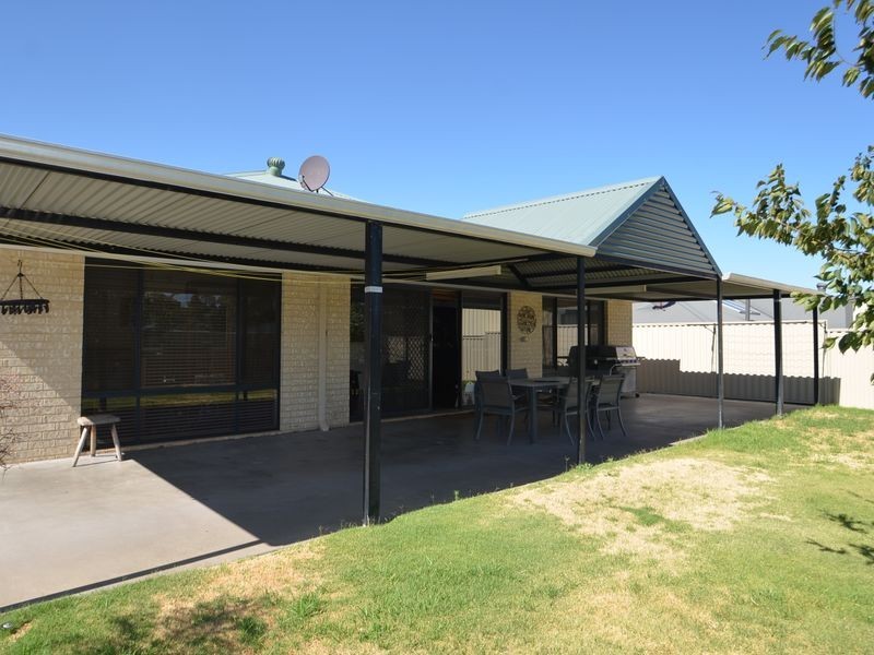 19 Butcherbird Road, Harvey WA 6220