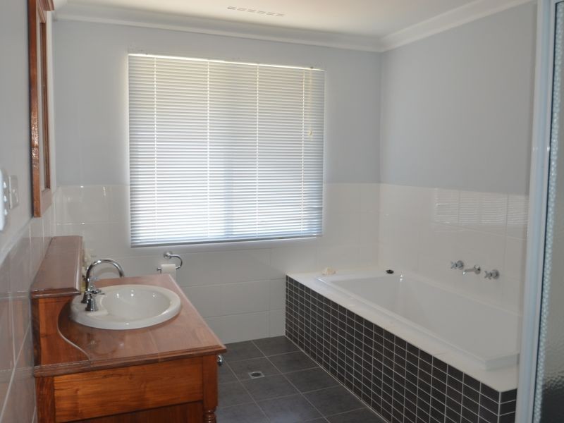 42 Harper Street, Harvey WA 6220