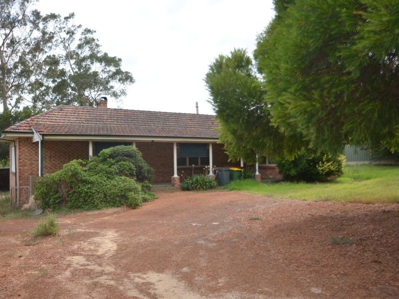 73 Weir Road, Harvey WA 6220
