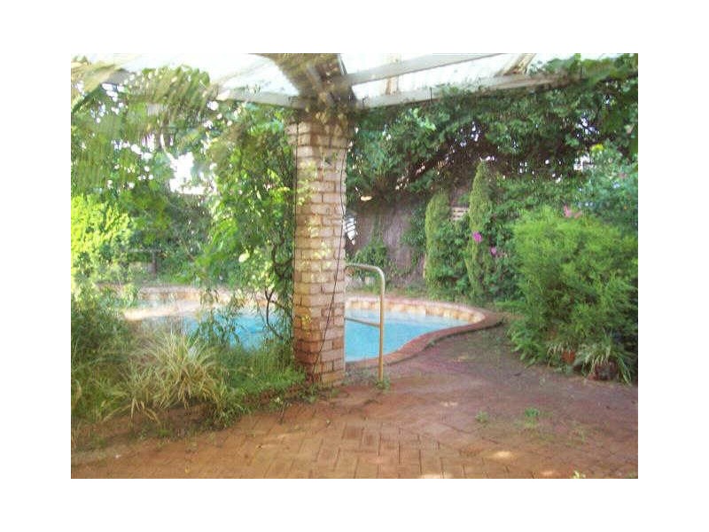 15 Ten Seldam Circle, Winthrop WA 6150