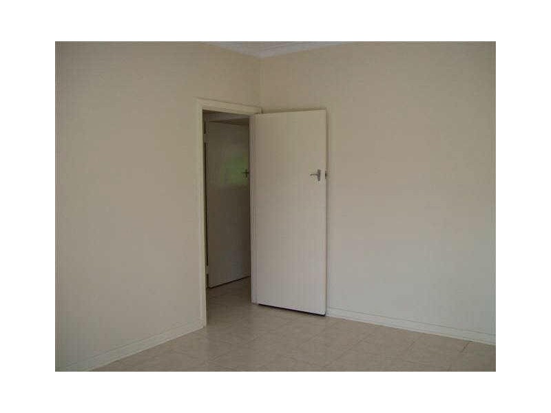 5 Regan Street, Coolbellup WA 6163