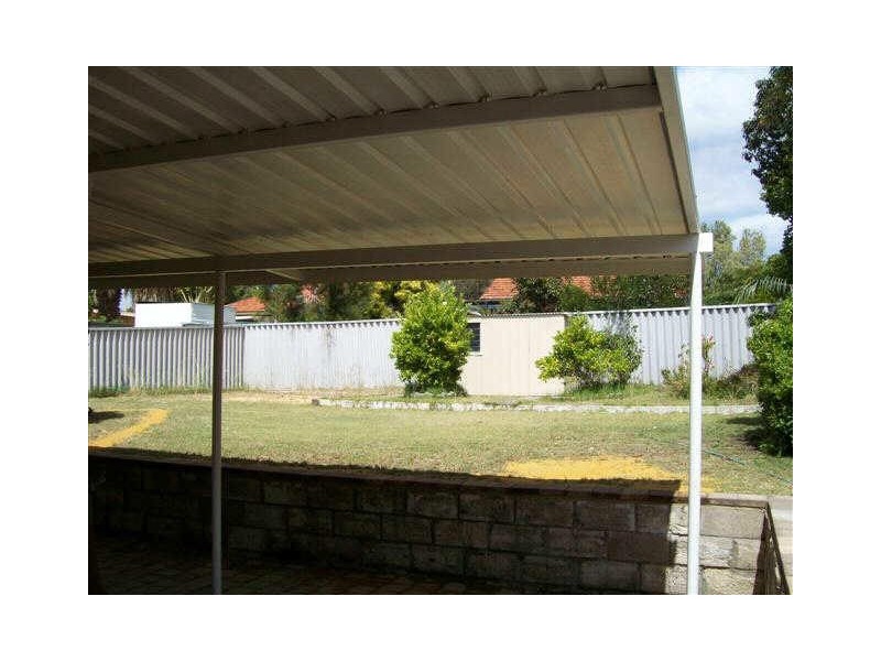 5 Regan Street, Coolbellup WA 6163