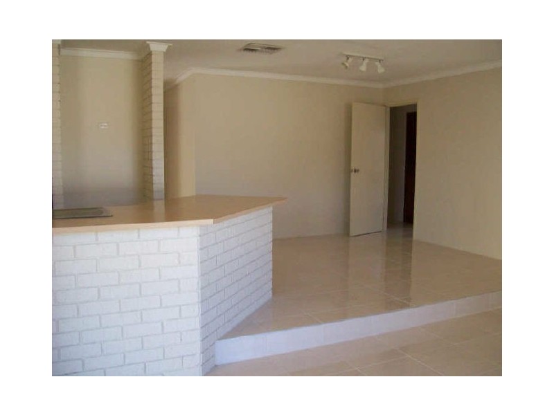 22 Chesters Way, Winthrop WA 6150