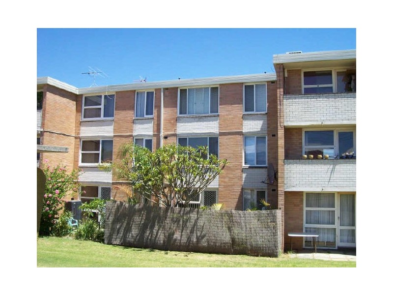 19/221 Clontarf Road, Hamilton Hill WA 6163