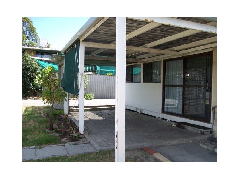 16 Winnacott Street, Willagee WA 6156