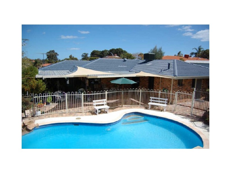 6 Jull Court, Kardinya WA 6163